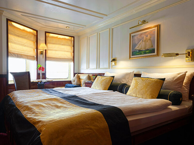 Deluxe Outside Suite